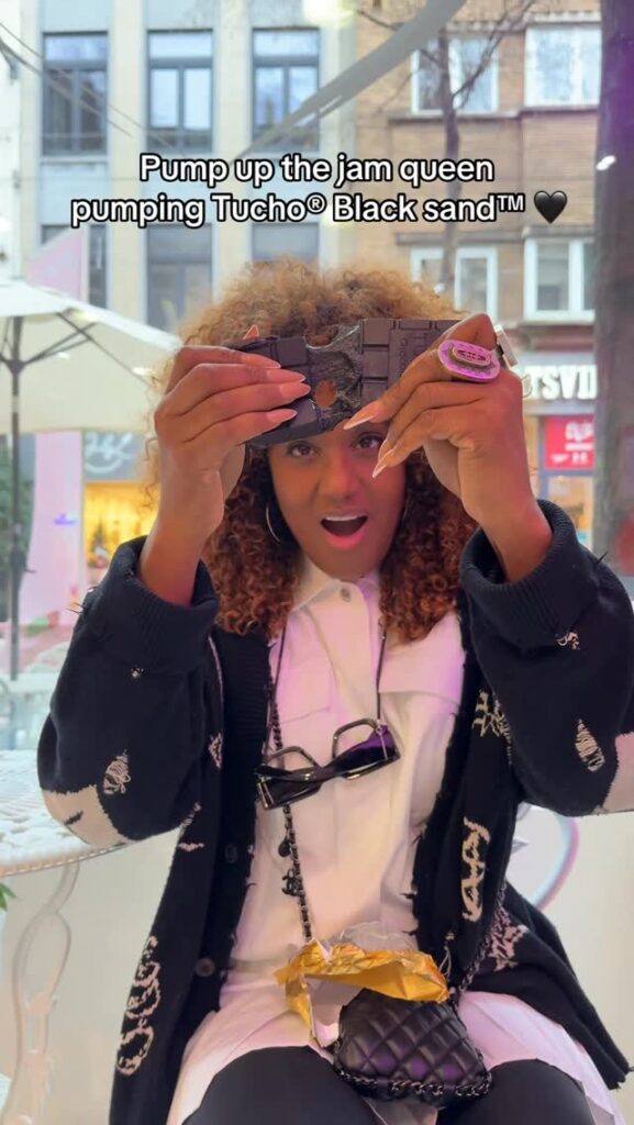 Pump It Up – Black Sand – Chocotale Antwerp